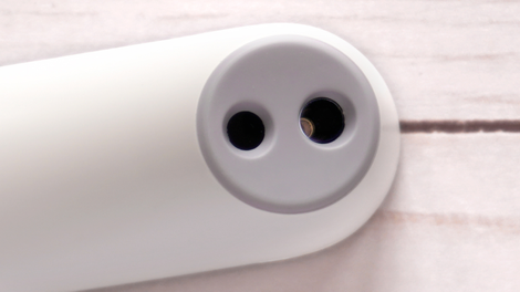 The iHealth thermometer’s sensor takes over 100 readings in a second’s time for improved accuracy.
